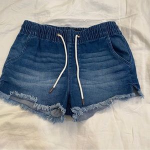 The jogger short Kendall + Kylie